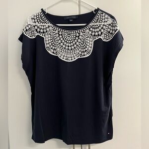 Tommy Hilfiger Women's Navy Blue Top with White Lace Detail Sz XL